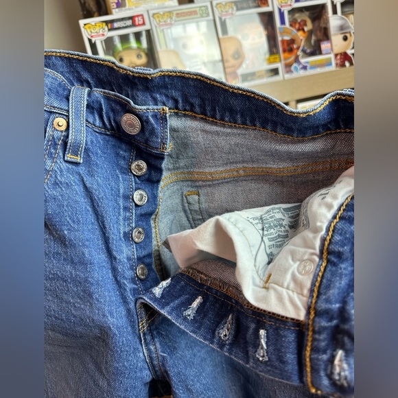 Women’s LEVI Denim Jean Shorts 26W - Picture 5 of 12